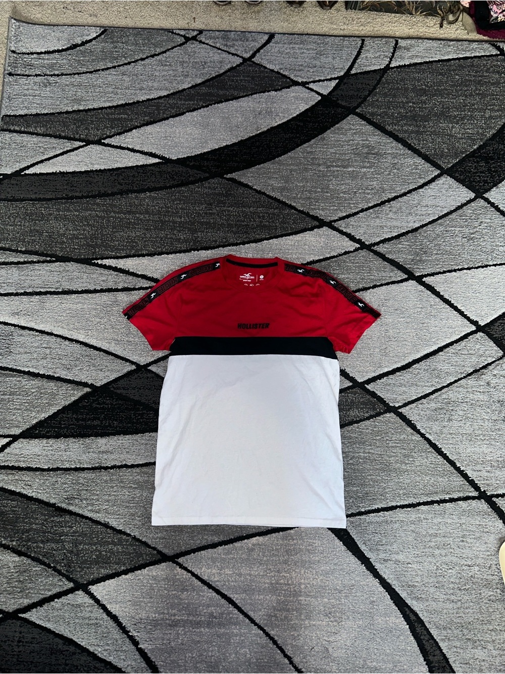 Hollister Red, Black and White Colorblock Short Sleeve Tee